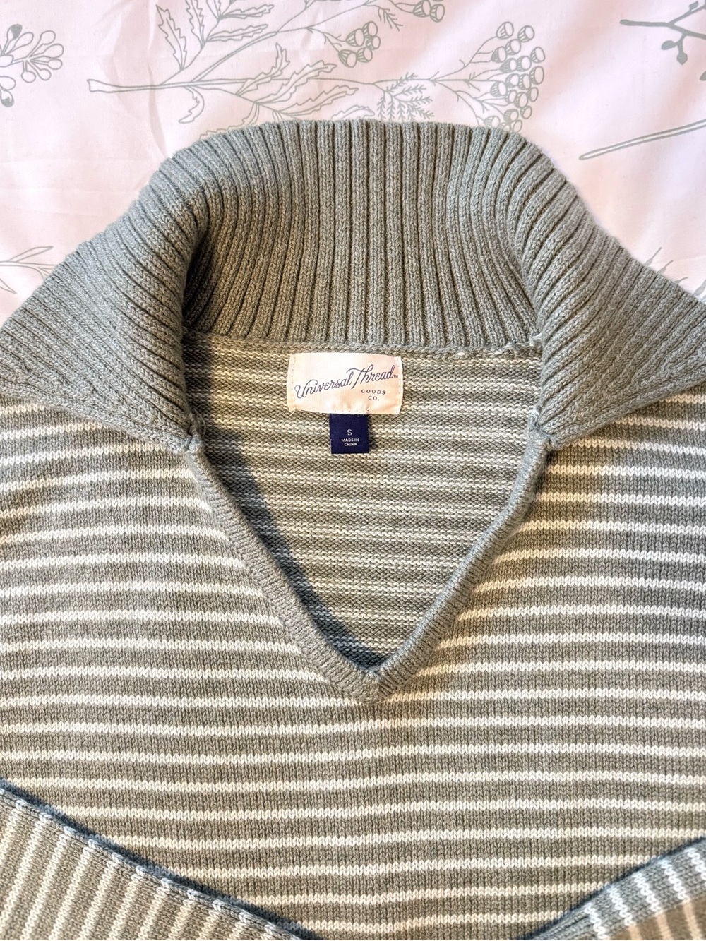 Women’s Long Sleeve Collared Neck Pullover Sweater-Green Striped, NWOT - Picture 2 of 3